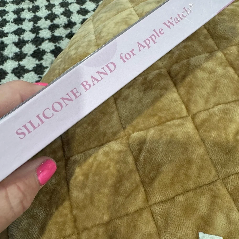 Silicone watch band for Apple watch (38,40,41 mm) super cute design/adjustable💜
